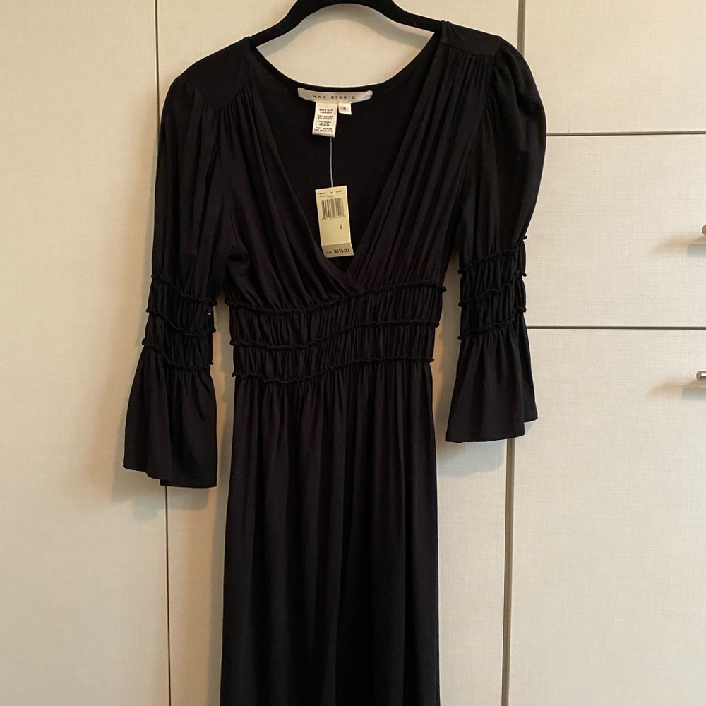 Black max studio mid sleeve dress